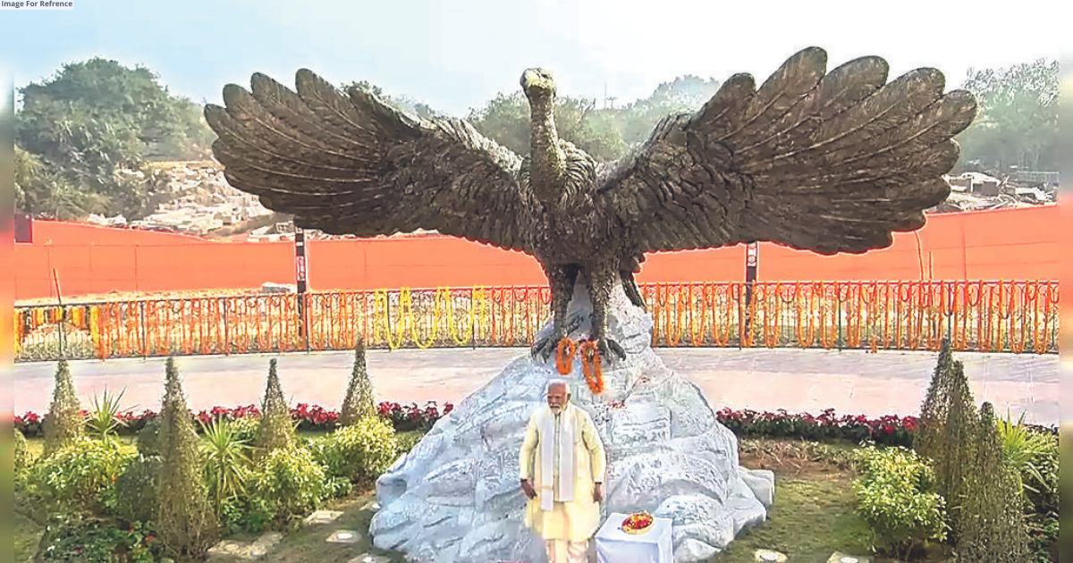PM Modi prays at Kuber Tila, unveils Jatayu statue
